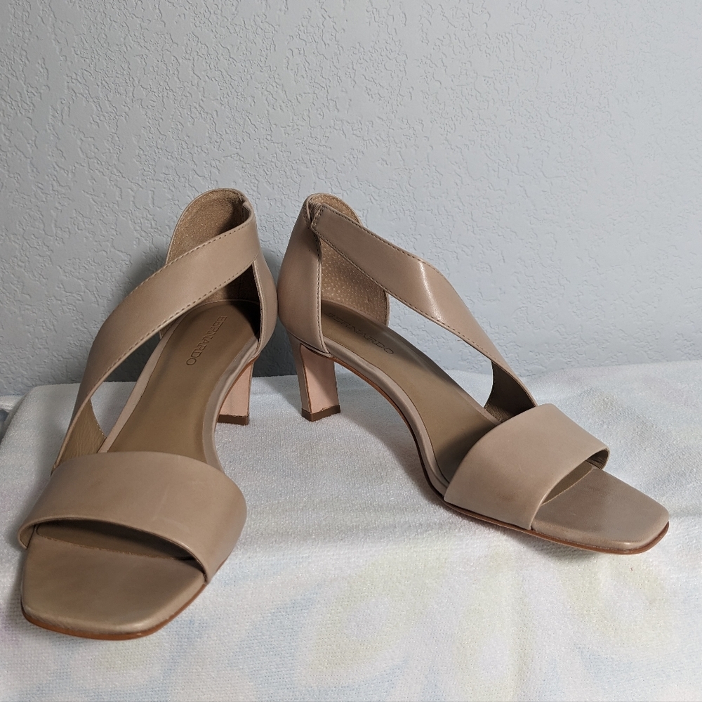 Bernardo Nude Strappy Heels 9M
